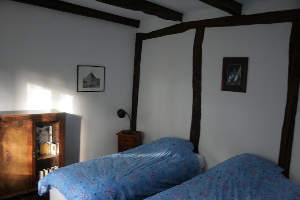 مبيت وإفطار Saint-Germain-de-Confolens Le Petit Mas D'Ile الغرفة الصورة